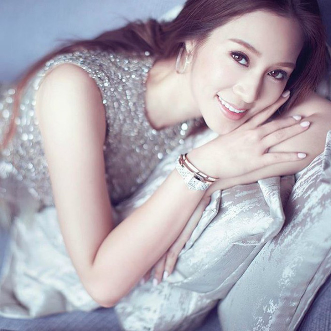 Vẻ đẹp nóng bỏng của cô dâu nghìn tỷ bị mỉa mai là cỗ máy đẻ